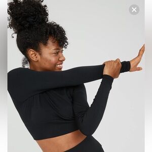 OFFLINE By Aerie Sidewalk Seamless Long Sleeve
Cropped T-Shirt
